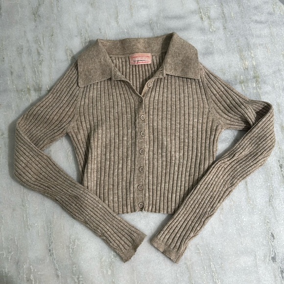 Urban Outfitters Ribbed Crop Sweater - Picture 2 of 3